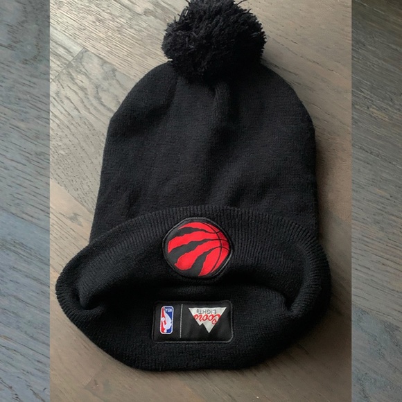 Raptors NBA/Coors Light - Black Knit Toque - Picture 5 of 6